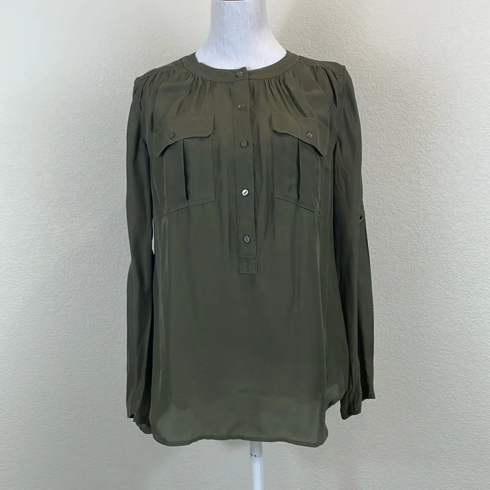 Trina Turk dark green long sleeve half button down silk blouse size m
